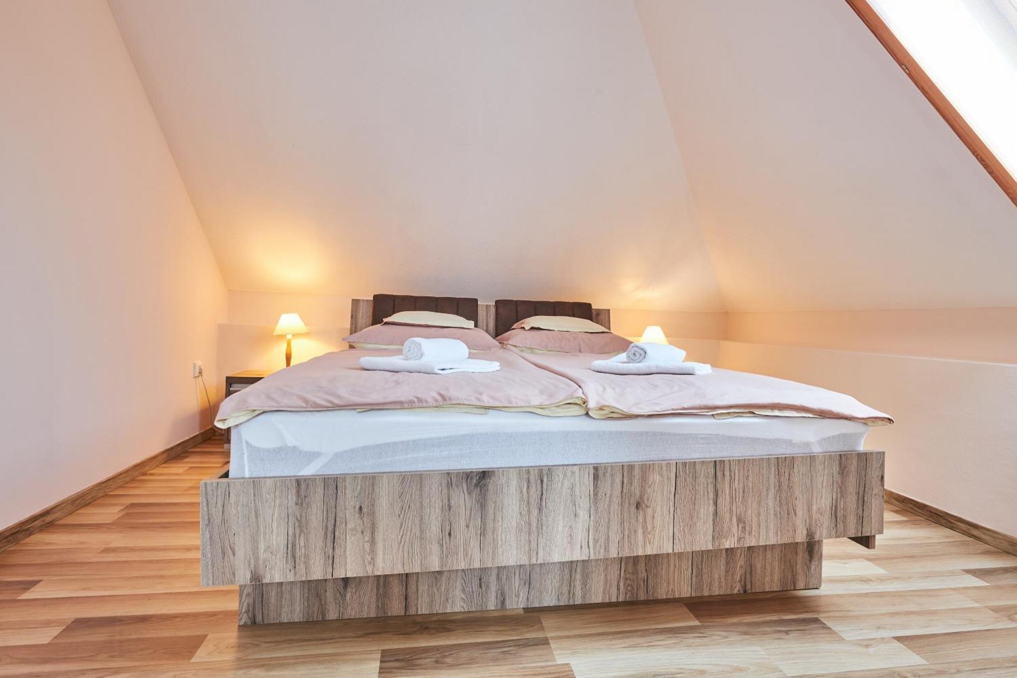 Ada Apartmanhaz Hajdúszoboszló Exterior foto