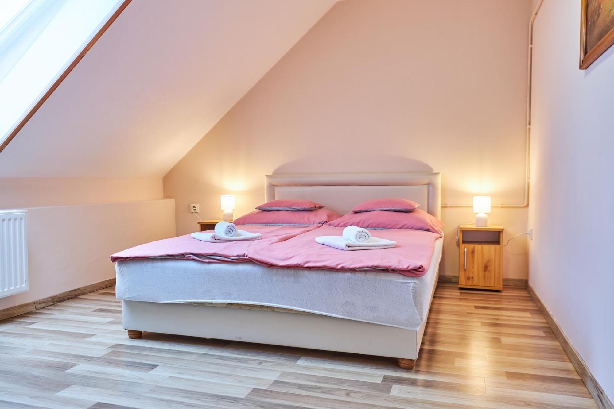 Ada Apartmanhaz Hajdúszoboszló Exterior foto